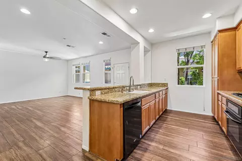Living - 152 Via Montisi, Santee, CA 92071 photo 5 of 5