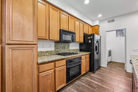 Kitchen - 152 Via Montisi, Santee, CA 92071 photo 3 of 5
