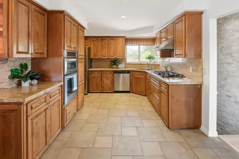 Kitchen - 6359 Lambda Dr, San Diego, CA 92120 photo 3 of 9