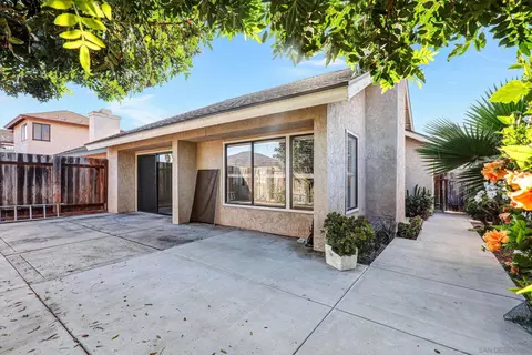 9488 Hiker Hill Rd, San Diego, CA 92129