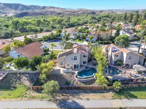 View/Area - 5056 Corte Alacante, Oceanside, CA 92057 photo 9 of 11