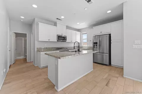 305 Paseo Gusto, Palm Desert, CA 92211