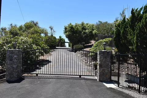 1549 Sleeping Indian Rd, Fallbrook, CA 92028 photo 2