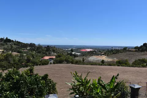 1549 Sleeping Indian Rd, Fallbrook, CA 92028 photo 18