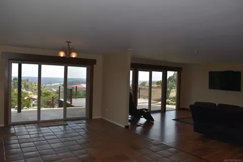 1549 Sleeping Indian Rd, Fallbrook, CA 92028 photo 7