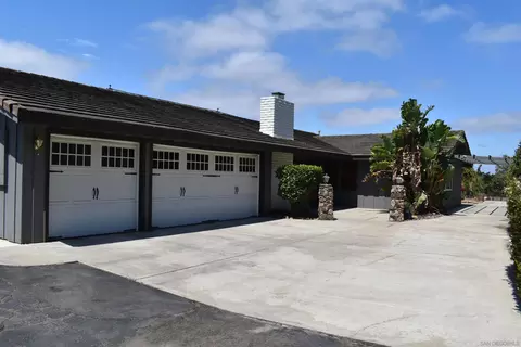 1549 Sleeping Indian Rd, Fallbrook, CA 92028 photo 1