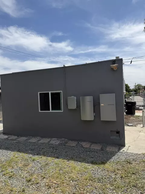 3946 Division St, San Diego, CA 92113