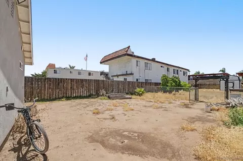 Exterior - 1367 E Madison Ave, El Cajon, CA 92021 photo 1 of 6
