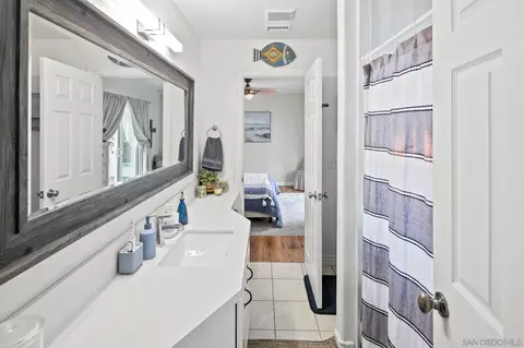 Bath - 649 I Ave, Coronado, CA 92118 photo 2 of 4