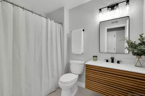 Bath - 1515 Goldrush Way, Oceanside, CA 92057 photo 2 of 2