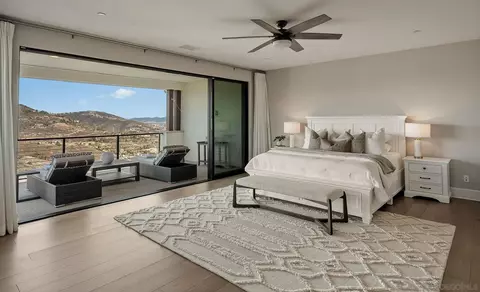 Bedroom - 3947 Rancho Smt, Encinitas, CA 92024 photo 1 of 9