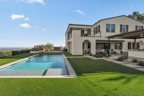 Exterior - 3947 Rancho Smt, Encinitas, CA 92024 photo 4 of 9