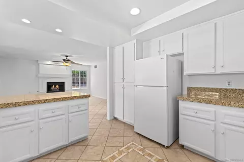 Kitchen - 9193 Vista Entrada, Lakeside, CA 92040 photo 5 of 5
