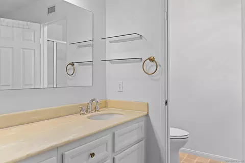 Bath - 9193 Vista Entrada, Lakeside, CA 92040 photo 3 of 6