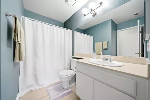 Bath - 261 Riverview Way, Oceanside, CA 92057 photo 1 of 2