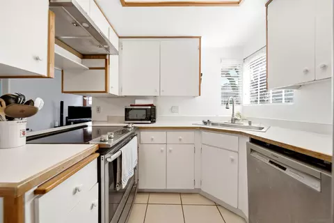 Kitchen - 261 Riverview Way, Oceanside, CA 92057 photo 1 of 1