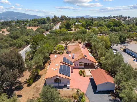 579 Alpine Trail Rd, Alpine, CA 91901 photo 3