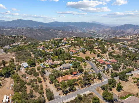579 Alpine Trail Rd, Alpine, CA 91901 photo 5