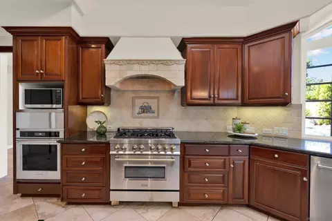 Kitchen - 14025 High Sierra Rd, Poway, CA 92064 photo 4 of 5
