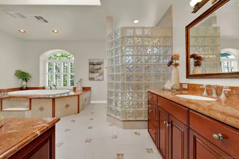 Bath - 14025 High Sierra Rd, Poway, CA 92064 photo 5 of 10