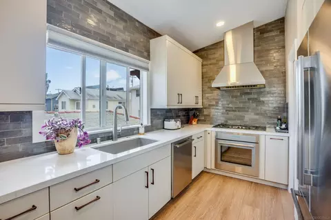 254 C Ave, Coronado, CA 92118 photo 2