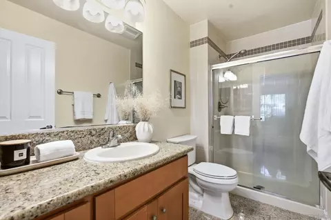 Bath - 8650 Via Mallorca #E, La Jolla, CA 92037 photo 1 of 2