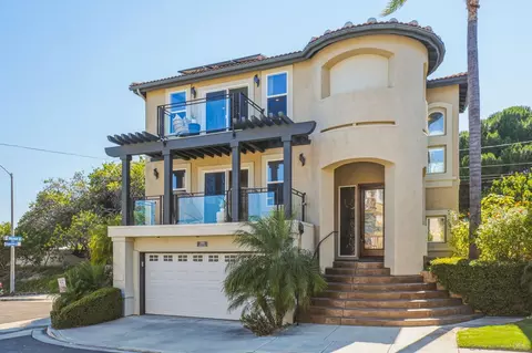 2304 Walmar Ln, San Diego, CA 92109