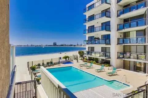 3888 Riviera Dr #301, San Diego, CA 92109