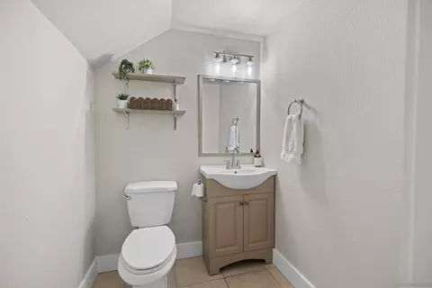 Bath - 1829 Via Corina, Alpine, CA 91901 photo 1 of 4