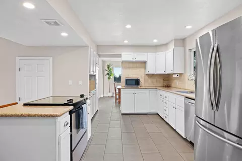 Kitchen - 1829 Via Corina, Alpine, CA 91901 photo 2 of 5