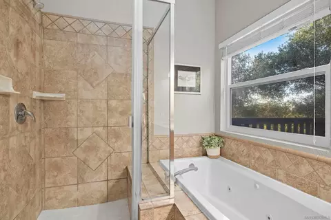 Bath - 1829 Via Corina, Alpine, CA 91901 photo 3 of 4