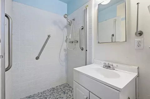 Bath - 13049 Lindo Ln, Lakeside, CA 92040 photo 2 of 3