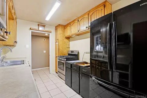 Kitchen - 13049 Lindo Ln, Lakeside, CA 92040 photo 2 of 2