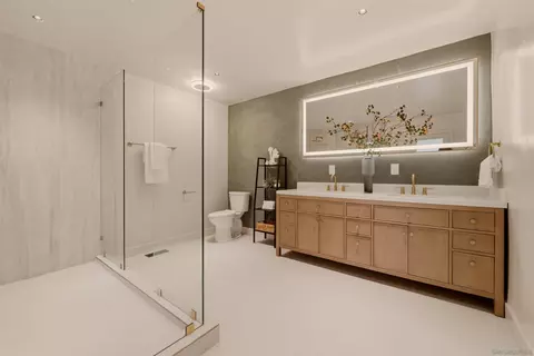Bath - 4222 Helix Del Sur, La Mesa, CA 91941 photo 1 of 8