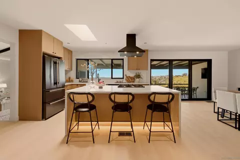 Kitchen - 4222 Helix Del Sur, La Mesa, CA 91941 photo 3 of 5