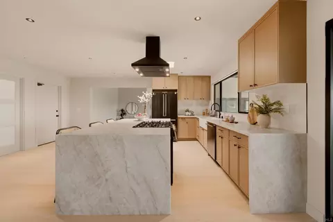 Kitchen - 4222 Helix Del Sur, La Mesa, CA 91941 photo 2 of 5