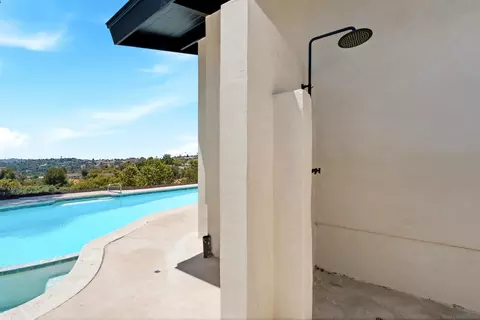 Exterior - 4222 Helix Del Sur, La Mesa, CA 91941 photo 5 of 9
