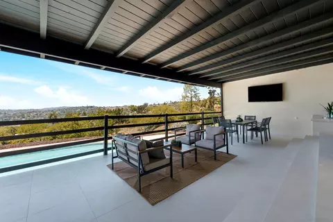 Exterior - 4222 Helix Del Sur, La Mesa, CA 91941 photo 3 of 9