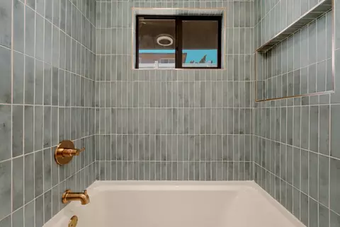 Bath - 4222 Helix Del Sur, La Mesa, CA 91941 photo 7 of 8