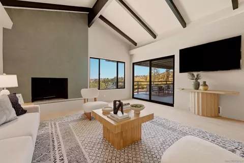 Living - 4222 Helix Del Sur, La Mesa, CA 91941 photo 6 of 7