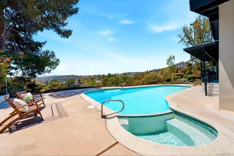 Exterior - 4222 Helix Del Sur, La Mesa, CA 91941 photo 4 of 9