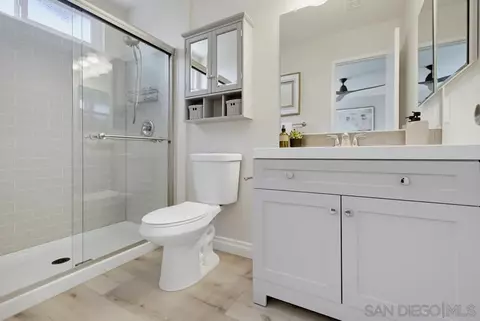 Bath - 15356 Via Sansal, Poway, CA 92064 photo 1 of 2