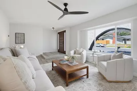 Living - 15356 Via Sansal, Poway, CA 92064 photo 4 of 4
