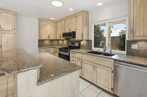 Kitchen - 14550 Dehia St, Poway, CA 92064 photo 1 of 2