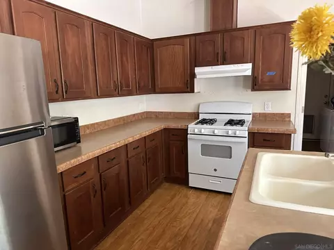 Kitchen - 14062 Fernbrook Dr, Ramona, CA 92065 photo 3 of 4