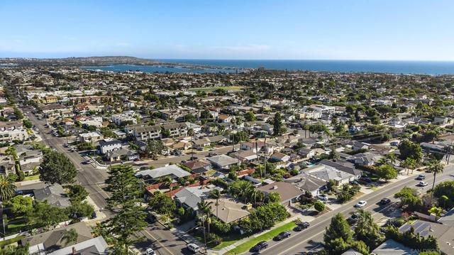 4886 Jewell St, San Diego, CA 92109