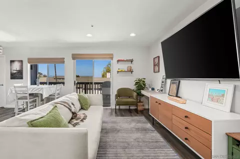 Living - 103 Mangano, Encinitas, CA 92024 photo 2 of 4