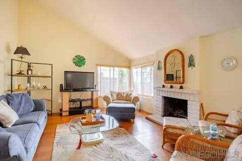 Living - 241 Rodney Ave, Encinitas, CA 92024 photo 1 of 2