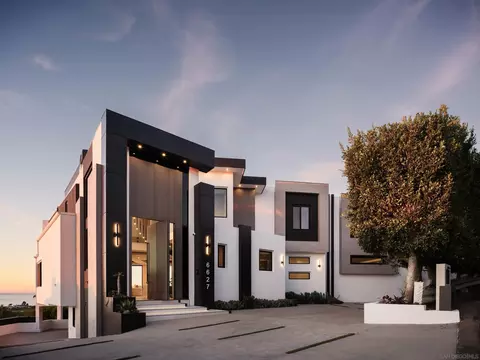 Exterior - 6627 Muirlands Dr, La Jolla, CA 92037 photo 2 of 8