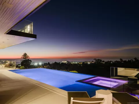 Exterior - 6627 Muirlands Dr, La Jolla, CA 92037 photo 4 of 8
